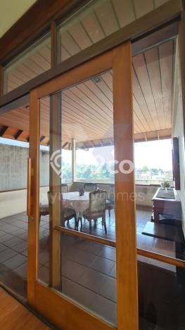 Siap Huni Hunian Elit 7 Kamar di Coblong Dekat ke Mana Saja Siap Huni Hunian Elit 7 Kamar di Coblong Dekat ke Mana Saja