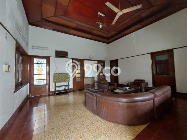 Siap Huni Rumah Mewah 6 Kamar di Semarang Selatan Dekat ke Mana Pun Siap Huni Rumah Mewah 6 Kamar di Semarang Selatan Dekat ke Mana Pun