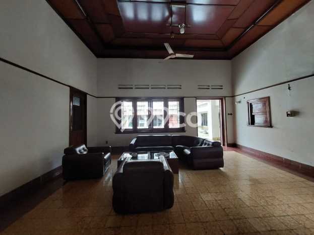 Siap Huni Rumah Mewah 6 Kamar di Semarang Selatan Dekat ke Mana Pun Siap Huni Rumah Mewah 6 Kamar di Semarang Selatan Dekat ke Mana Pun