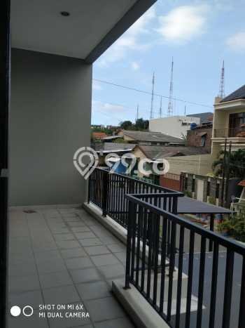 Lokasi strategis! Rumah siap pakai dikontrakkan di Banyumanik LB 210m2 Lokasi strategis! Rumah siap pakai dikontrakkan di Banyumanik LB 210m2