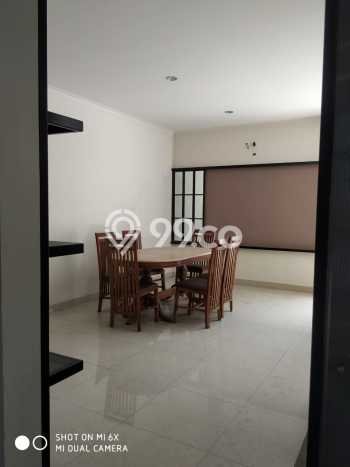 Lokasi strategis! Rumah siap pakai dikontrakkan di Banyumanik LB 210m2 Lokasi strategis! Rumah siap pakai dikontrakkan di Banyumanik LB 210m2