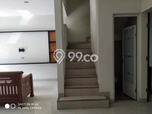 Lokasi strategis! Rumah siap pakai dikontrakkan di Banyumanik LB 210m2 Lokasi strategis! Rumah siap pakai dikontrakkan di Banyumanik LB 210m2