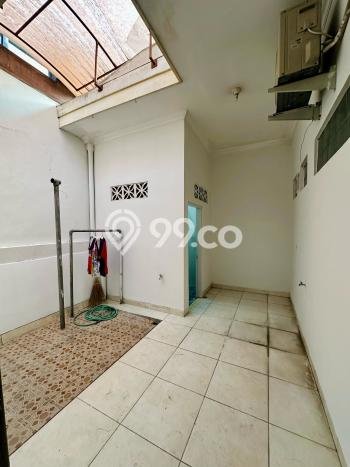 For Sale Rumah 3 Kamar Lokasi Ideal Bagus dan Strategis di Banyumanik For Sale Rumah 3 Kamar Lokasi Ideal Bagus dan Strategis di Banyumanik