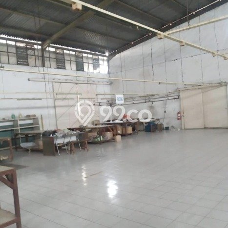 Unit Gudang Disewakan di Cigondewah di Area Ramai & Strategis Unit Gudang Disewakan di Cigondewah di Area Ramai & Strategis