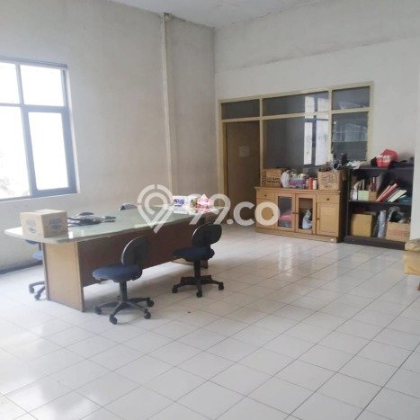 Unit Gudang Disewakan di Cigondewah di Area Ramai & Strategis Unit Gudang Disewakan di Cigondewah di Area Ramai & Strategis