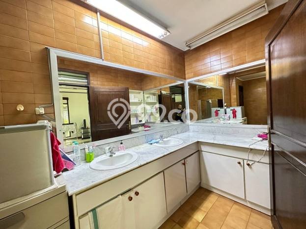 Dijual Rumah Premium dengan Fasilitas Sekitar Komplit di Menteng, Jakarta Pusat Dijual Rumah Premium dengan Fasilitas Sekitar Komplit di Menteng, Jakarta Pusat