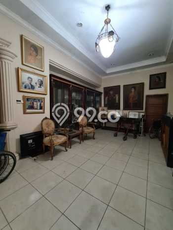 Rumah Eksklusif Siap Huni LT 685m2 di Menteng, Jakarta Pusat Rumah Eksklusif Siap Huni LT 685m2 di Menteng, Jakarta Pusat