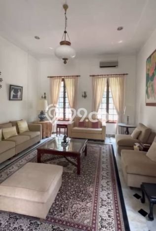 Siap Huni Rumah Mewah 4 Kamar di Menteng Dekat ke Mana Pun Siap Huni Rumah Mewah 4 Kamar di Menteng Dekat ke Mana Pun
