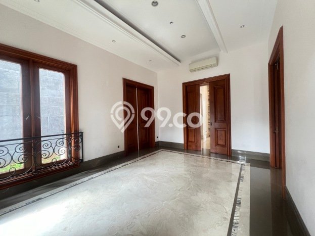 Rumah Luxury 9 Kamar Sewa Hanya Rp 2,6 Miliar/ Tahun di Jakarta Pusat Rumah Luxury 9 Kamar Sewa Hanya Rp 2,6 Miliar/ Tahun di Jakarta Pusat