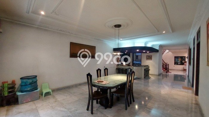 Siap Huni Hunian Elit 5 Kamar di Menteng Dekat ke Mana Pun Siap Huni Hunian Elit 5 Kamar di Menteng Dekat ke Mana Pun