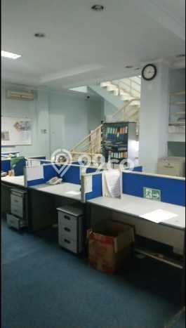 Ruko Dijual di Prime Area Jakarta Barat Luas 320m2 Ruko Dijual di Prime Area Jakarta Barat Luas 320m2