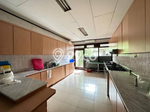 Dijual Rumah Premium dengan Fasilitas Sekitar Komplit di Menteng, Jakarta Pusat Dijual Rumah Premium dengan Fasilitas Sekitar Komplit di Menteng, Jakarta Pusat
