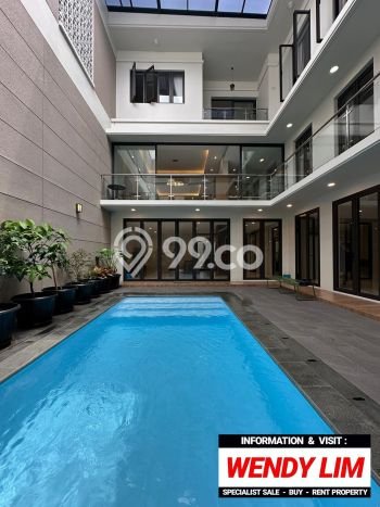 Rumah Elit Modern Tanpa Renovasi di Mega Kuningan Jakarta Selatan Rumah Elit Modern Tanpa Renovasi di Mega Kuningan Jakarta Selatan