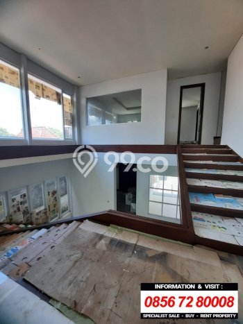 Rumah Luxury Modern Tanpa Renovasi di Pondok Indah Jakarta Selatan Rumah Luxury Modern Tanpa Renovasi di Pondok Indah Jakarta Selatan