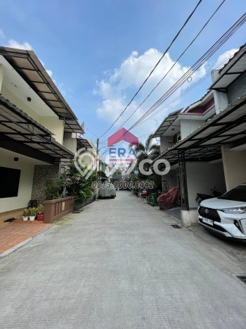 For Sale Rumah 4 Kamar Lokasi Strategis Bagus dan Strategis di Pasar Rebo For Sale Rumah 4 Kamar Lokasi Strategis Bagus dan Strategis di Pasar Rebo
