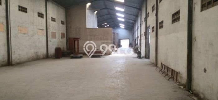 Disewakan Gudang di Kawasan Ramai Gentan Luas 3300m2 Disewakan Gudang di Kawasan Ramai Gentan Luas 3300m2