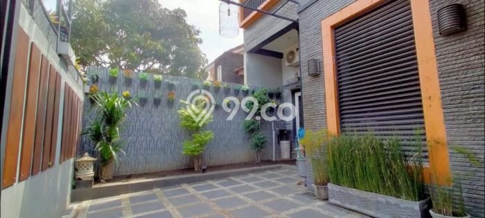HOT DEAL! Dijual Rumah Berkualitas di mojosongo, Solo, LT 150m2m² LB 250m2m² HOT DEAL! Dijual Rumah Berkualitas di mojosongo, Solo, LT 150m2m² LB 250m2m²