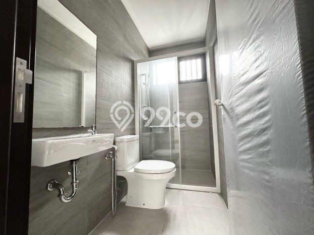 Rumah Modern 2 KT LT 52m2 di Pantai Indah Kapuk 2 Rumah Modern 2 KT LT 52m2 di Pantai Indah Kapuk 2