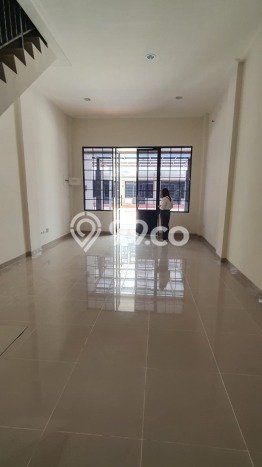 Ruko paling strategis disewakan di Kelapa Gading Jakarta Utara Ruko paling strategis disewakan di Kelapa Gading Jakarta Utara