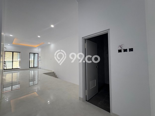 Rumah Elit Modern Tanpa Renovasi di Muara Karang Jakarta Utara Rumah Elit Modern Tanpa Renovasi di Muara Karang Jakarta Utara