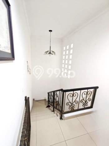 Disewakan! Rumah 4 Kamar Tidur &
3 Kamar Mandi di Pantai Indah Kapuk, Jakarta Utara Disewakan! Rumah 4 Kamar Tidur &
3 Kamar Mandi di Pantai Indah Kapuk, Jakarta Utara