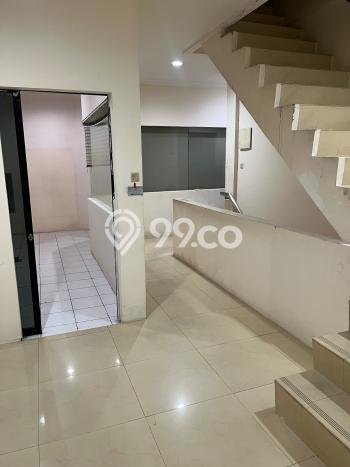 Ruko Dijual di Jakarta Pusat LT 144m2 & LB 650m2 Lokasi Terbaik! Ruko Dijual di Jakarta Pusat LT 144m2 & LB 650m2 Lokasi Terbaik!