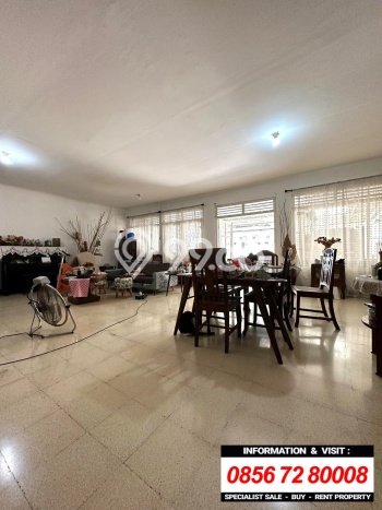 Hunian Mewah Siap Huni LT 530m2 di Kebayoran Baru, Jakarta Selatan Hunian Mewah Siap Huni LT 530m2 di Kebayoran Baru, Jakarta Selatan