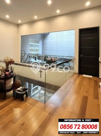 Hunian Mewah LB 725m2 Siap Huni Desain Elegan di Taman Anggrek, Jakarta Barat Hunian Mewah LB 725m2 Siap Huni Desain Elegan di Taman Anggrek, Jakarta Barat