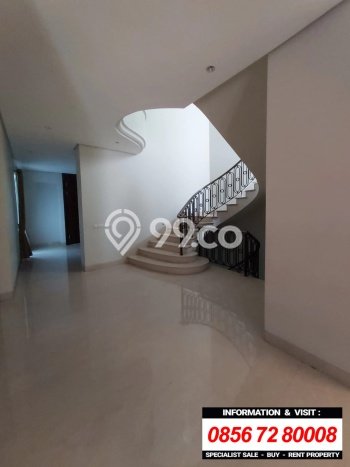 Hunian Mewah Siap Huni LT 331m2 di Kebayoran Baru, Jakarta Selatan Hunian Mewah Siap Huni LT 331m2 di Kebayoran Baru, Jakarta Selatan