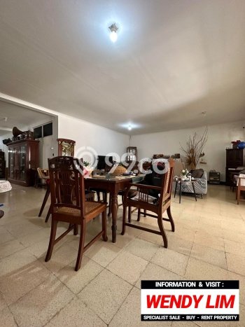 Hunian Mewah Siap Huni LT 530m2 di Kebayoran Baru, Jakarta Selatan Hunian Mewah Siap Huni LT 530m2 di Kebayoran Baru, Jakarta Selatan