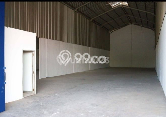 Gudang Disewa di Jakarta Utara dengan LB 1000m2 Area Komersial Ramai Gudang Disewa di Jakarta Utara dengan LB 1000m2 Area Komersial Ramai