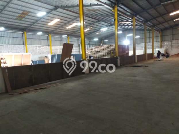 Gudang Kawasan Niaga Kawasan Cipondoh, Luas 1000m², Siap Usaha Gudang Kawasan Niaga Kawasan Cipondoh, Luas 1000m², Siap Usaha