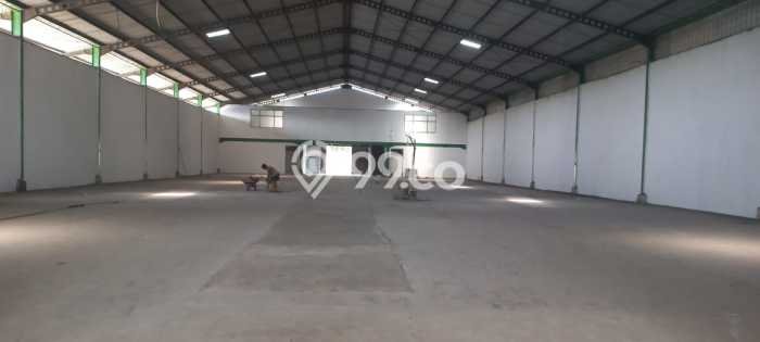 Unit Gudang disewakan di Cikupa Tangerang dengan LT 90000m2 / LB 1740m2 Unit Gudang disewakan di Cikupa Tangerang dengan LT 90000m2 / LB 1740m2