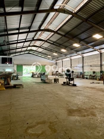Unit Gudang Disewakan di Batu Ceper di Area Ramai & Strategis Unit Gudang Disewakan di Batu Ceper di Area Ramai & Strategis