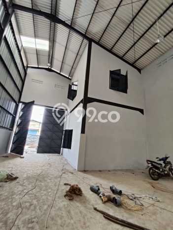 AREA BERKEMBANG! Gudang For Rent Kawasan Tangerang, Luas 1400m², Siap Operasional AREA BERKEMBANG! Gudang For Rent Kawasan Tangerang, Luas 1400m², Siap Operasional