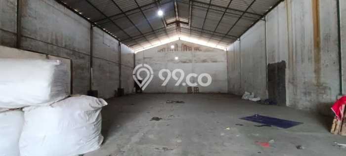 AREA PROSPEKTIF! Gudang Kawasan Cengkareng, Luas 1425m², Pusat Bisnis AREA PROSPEKTIF! Gudang Kawasan Cengkareng, Luas 1425m², Pusat Bisnis