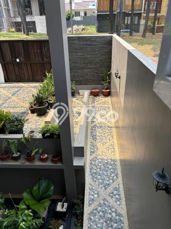 Hunian Elit LB 560m2 Siap Pakai Desain Elegan di Gading Serpong, Tangerang Hunian Elit LB 560m2 Siap Pakai Desain Elegan di Gading Serpong, Tangerang