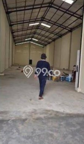 Gudang Disewa di Tangerang dengan LB 255m2 Area Komersial Ramai Gudang Disewa di Tangerang dengan LB 255m2 Area Komersial Ramai