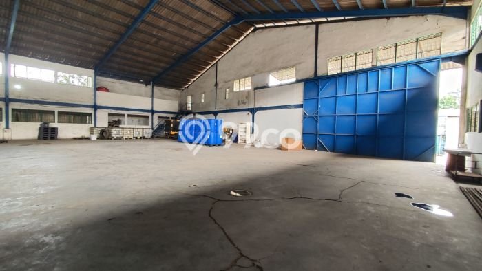 Gudang Lokasi Bisnis di Jati Uwung, Luas 3200m², Akses Utama Gudang Lokasi Bisnis di Jati Uwung, Luas 3200m², Akses Utama