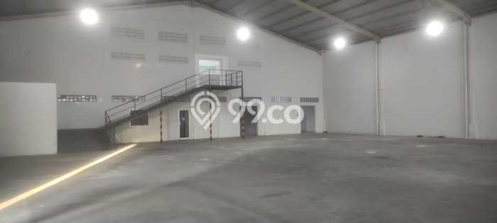AREA PROSPEKTIF! Gudang di Karawaci, Luas 1656m², Pusat Bisnis AREA PROSPEKTIF! Gudang di Karawaci, Luas 1656m², Pusat Bisnis