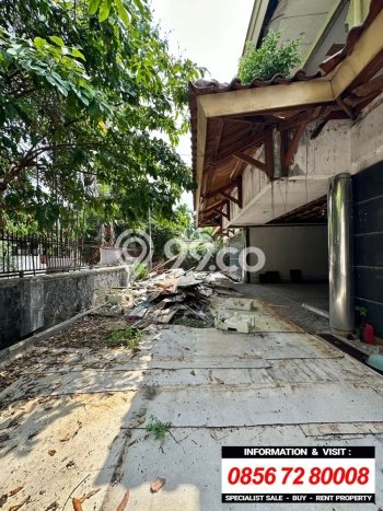 Ready to Use! Luxury House LT 712m2 Desain Modern di Senayan Ready to Use! Luxury House LT 712m2 Desain Modern di Senayan