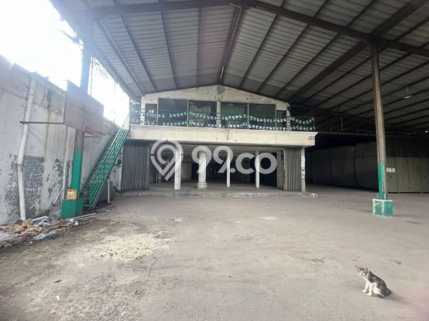AREA TERSIBUK! Gudang Kawasan Jatinegara, Luas 1300m2m², Kawasan Komersial AREA TERSIBUK! Gudang Kawasan Jatinegara, Luas 1300m2m², Kawasan Komersial