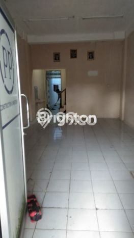 Disewakan Ruko komersial di Jebres luas bangunan 161m2 Disewakan Ruko komersial di Jebres luas bangunan 161m2