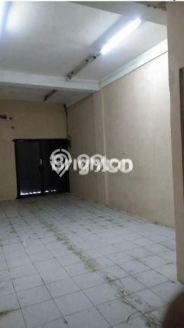 Disewakan Ruko komersial di Jebres luas bangunan 161m2 Disewakan Ruko komersial di Jebres luas bangunan 161m2