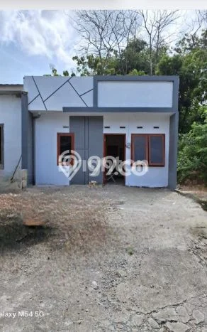 Rumah Sederhana Dijual di Gondangrejo 2 Kamar dengan LT 98m2 Rumah Sederhana Dijual di Gondangrejo 2 Kamar dengan LT 98m2