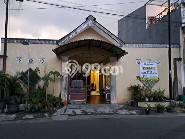 Rumah Modern Minimalis 4 Kamar Siap Huni di mojosongo Rumah Modern Minimalis 4 Kamar Siap Huni di mojosongo