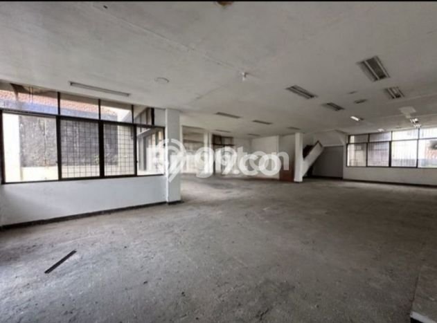 Ruko Disewakan Cepat di Jebres Surakarta LB 600m2 Ruko Disewakan Cepat di Jebres Surakarta LB 600m2
