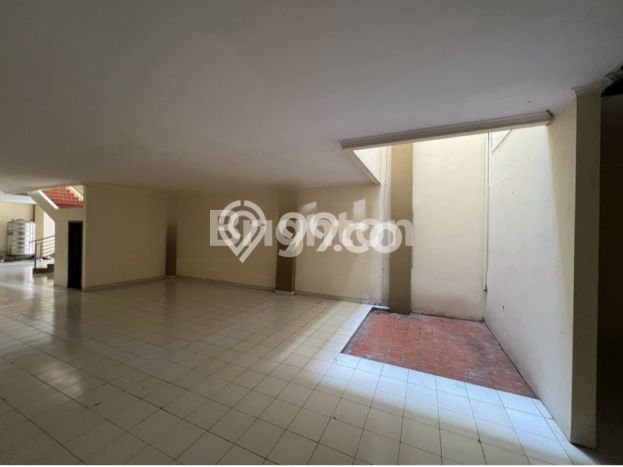 Ruko Komersial Dijual di Banjarsari Solo LT 393m2 & LB 900m2 Ruko Komersial Dijual di Banjarsari Solo LT 393m2 & LB 900m2