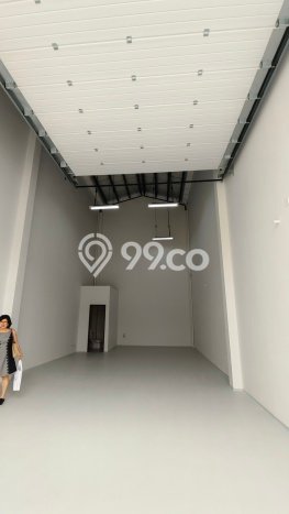 HARGA BERSAING! Gudang Kawasan , Luas 102m2m², Lokasi Komersial HARGA BERSAING! Gudang Kawasan , Luas 102m2m², Lokasi Komersial
