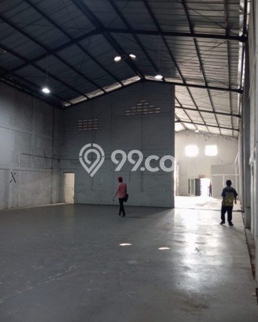 Unit Gudang Disewakan di BSD City di Area Ramai & Strategis Unit Gudang Disewakan di BSD City di Area Ramai & Strategis